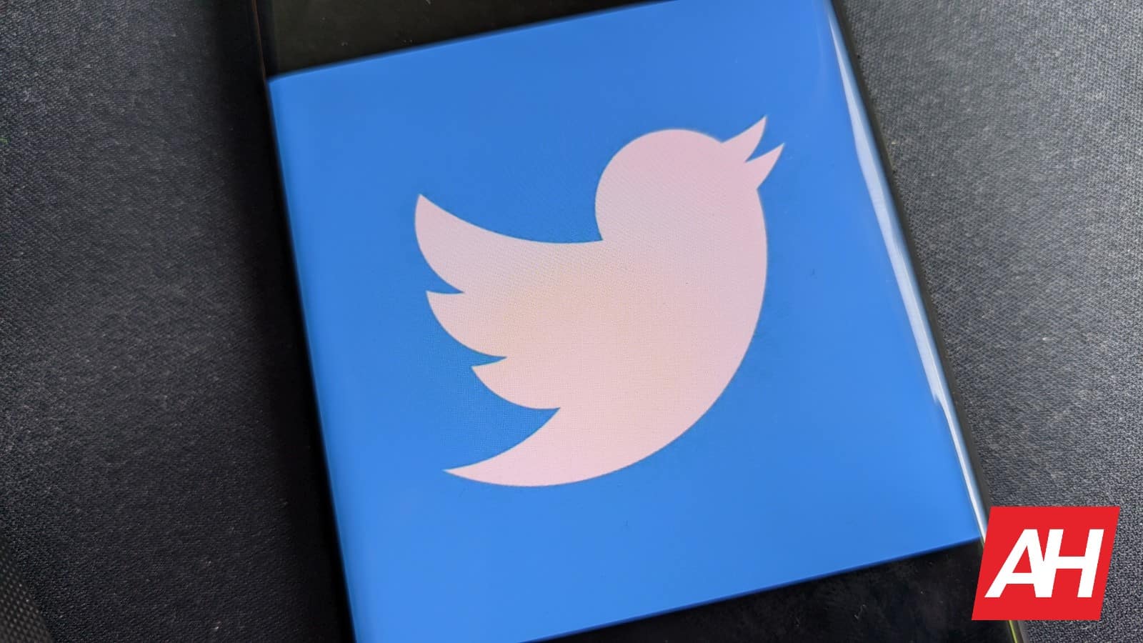 L'Opération Bluebird défie X dans une nouvelle tentative de récupérer la marque de Twitter