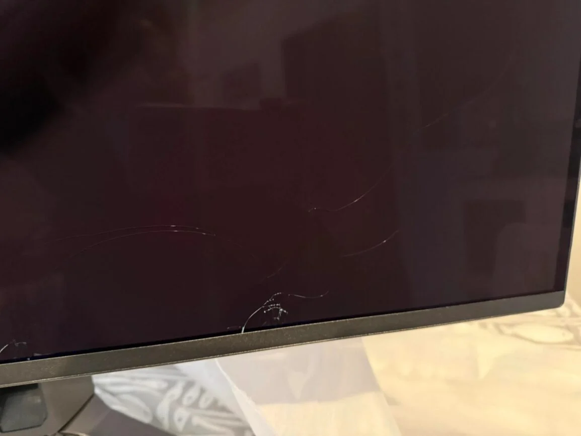 Dommages au moniteur ASUS ROG Swift OLED (1)