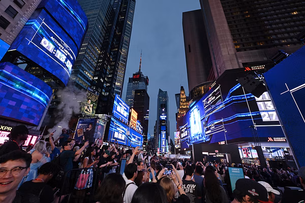 Pokémon GO célèbre son dixième anniversaire à Times Square