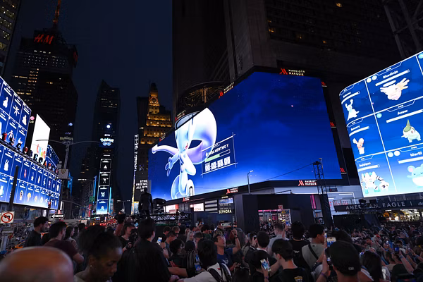 Pokémon GO célèbre son dixième anniversaire à Times Square