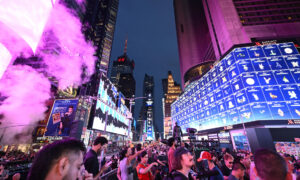 Pokémon GO célèbre son dixième anniversaire à Times Square