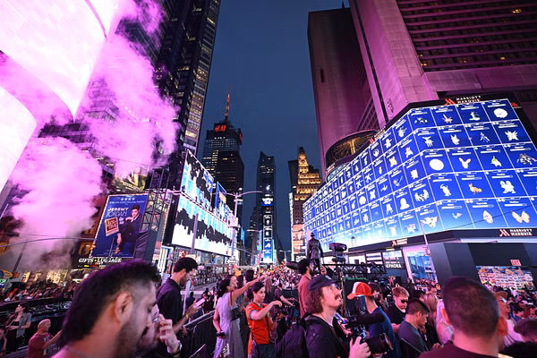 Pokémon GO célèbre son dixième anniversaire à Times Square